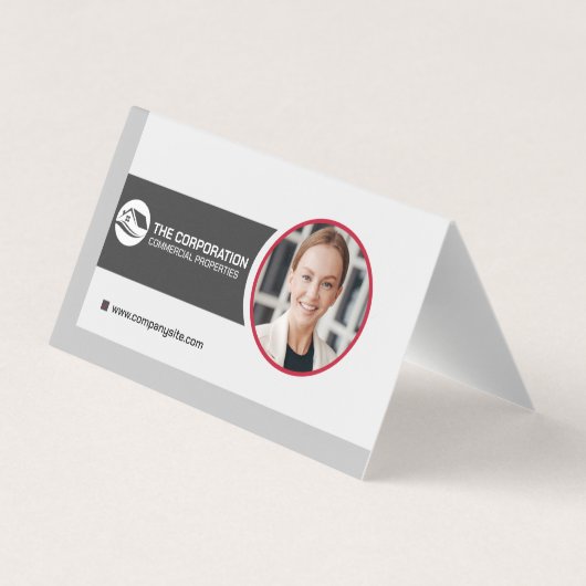 笑顔を見せるビジネスマン |企業の | | QRコード 名刺 (裏面)