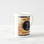 第エレガント7回銅結婚周年記念お祝い ボーンチャイナマグカップ (正面右)