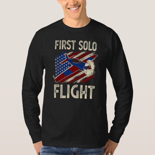 第一単独飛行飛行機航空機パイロット飛行 Tシャツ (正面)