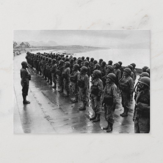 第二次世界大戦のガスマスクを着用した看護師 ポストカード (正面)