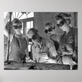 第二次世界大戦の女性溶接機， 1940年代 ポスター (正面)