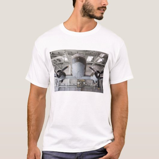 第二次世界大戦のC-47ダコタ輸送機, Tシャツ (正面)