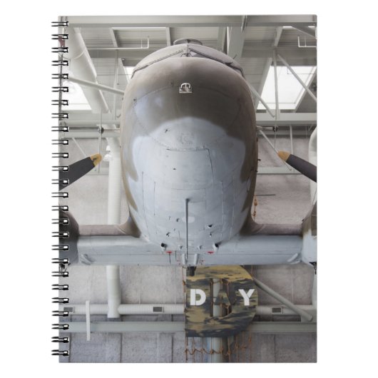 第二次世界大戦C-47ダコタ輸送機, ノートブック (正面)