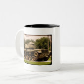 第二次世界大戦M60の戦車 ツートーンマグカップ (正面左)