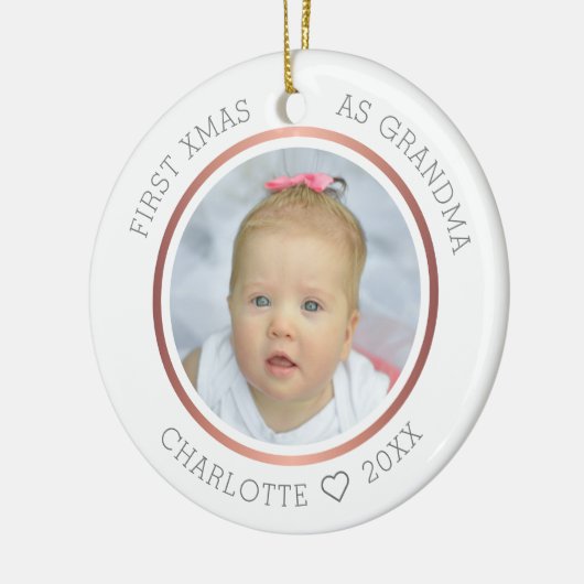 第1クリスマスおばあちゃんモダン2枚の写真 セラミックオーナメント (左)