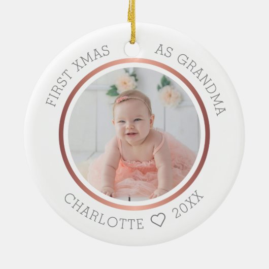 第1クリスマスおばあちゃんモダン2枚の写真 セラミックオーナメント (裏面)