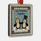 第1一緒のクリスマスのペンギンのギフト メタルオーナメント (右)