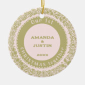 第1回のクリスマス一緒に金ゴールドリースバラ- セラミックオーナメント (正面)