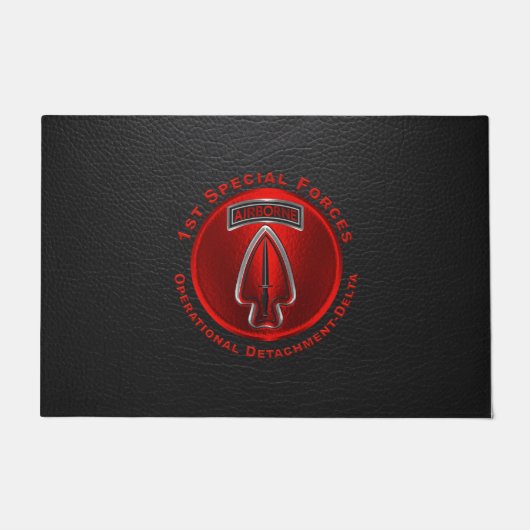 第1次特殊部隊の運用分遣隊 – デルタ ドアマット (正面)