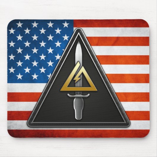 第1次特殊部隊の運用分遣隊 – デルタ マウスパッド (正面)