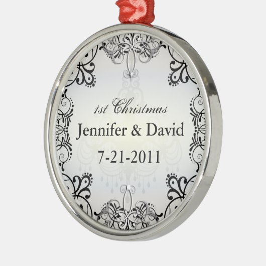 第1結婚したクリスマスの華麗さのオーナメント メタルオーナメント (左)
