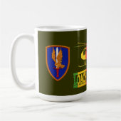 第1航空組OH-6のLoachの乗組員責任者のマグ コーヒーマグカップ (左)