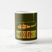 第1航空組UH-1 Hueyのドアの射撃手のマグ コーヒーマグカップ (中央)