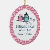 第1記念日のパーソナライズなフクロウのカップルのギフト セラミックオーナメント (右)