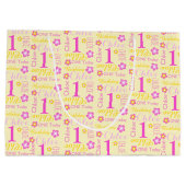 第1誕生日のピンクの黄色い名前をカスタムする ラージペーパーバッグ (裏面)