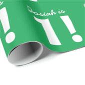 第1誕生日の名前をカスタムするのケリーの緑のユニセックス ラッピングペーパー (ロールコーナー)