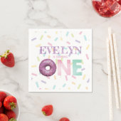 第1誕生日ドーナツパーティー パーソナライズされた スタンダードカクテルナプキン (インサイチュ)