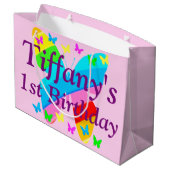 第1誕生日バタフライパーソナライズされた抱き枕 ラージペーパーバッグ (裏面アングル)