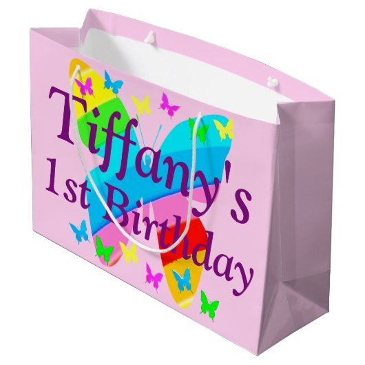 第1誕生日バタフライパーソナライズされた抱き枕 ラージペーパーバッグ (裏面アングル)