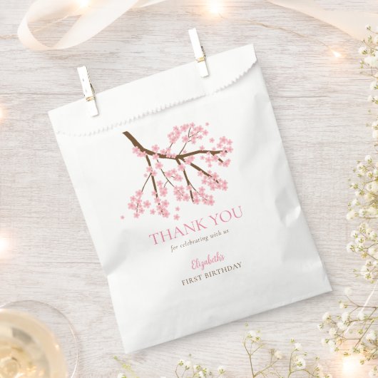 第1誕生日春さくらんぼ花咲きフローラかわいい フェイバーバッグ (クリップ留めされた状態)