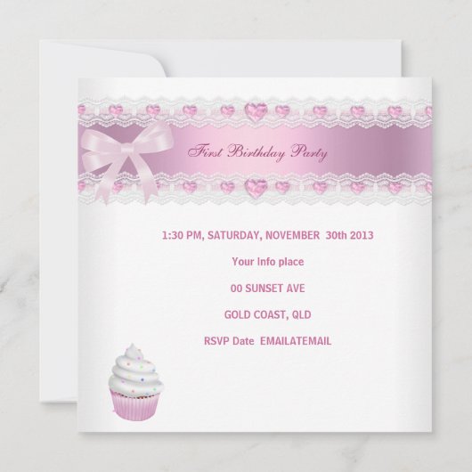 第1誕生日第1女子ホワイトピンクカップケーキベビー3 招待状 (裏面)
