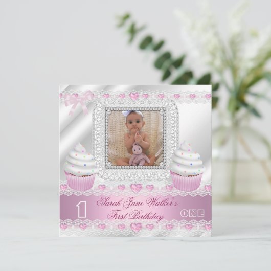 第1誕生日1stガールホワイトピンクハートベビー 招待状 (スタンド正面)