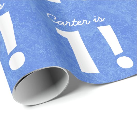 第1青い誕生日の名前をカスタムするおよび男の子のための白 ラッピングペーパー (ロールコーナー)