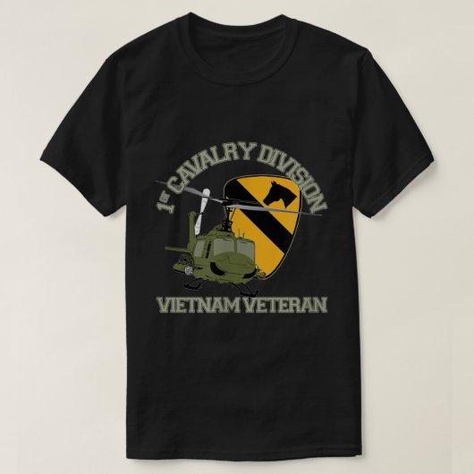 第1騎兵師団ベトナム退役軍人UH1軍艦V Tシャツ (デザイン正面)