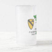 第1騎兵隊のベトナムによって曇らされるマグ フロストグラスビールジョッキ (中央)