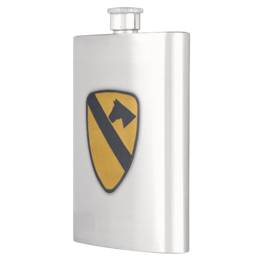 第1騎兵隊はCav空中機動のFort Hoodの退役軍人を乾燥します フラスク (左)