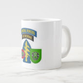 第10特殊部隊のグループのジャンボマグ ジャンボコーヒーマグカップ (正面右)