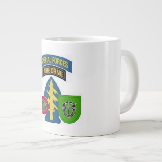 第10特殊部隊のグループのジャンボマグ ジャンボコーヒーマグカップ (正面右)