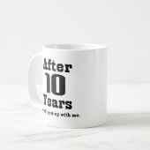 第10記念日(おもしろいな) コーヒーマグカップ (正面左)