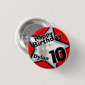 第10誕生日の写真の男の子の赤い灰色ボタンかバッジ 缶バッジ (正面&裏面)