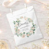 第100誕生日ホワイトローズフローラユーカリリース フェイバーバッグ (クリップ留めされた状態)