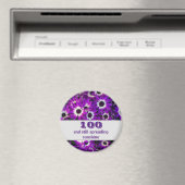 第100誕生日紫色の花のマイルストーンお祝い マグネット (インサイチュ (食洗機))