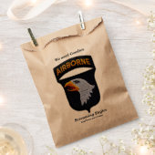 第101機上空砲イーグルズLRPS退役軍人 フェイバーバッグ (クリップ留めされた状態)