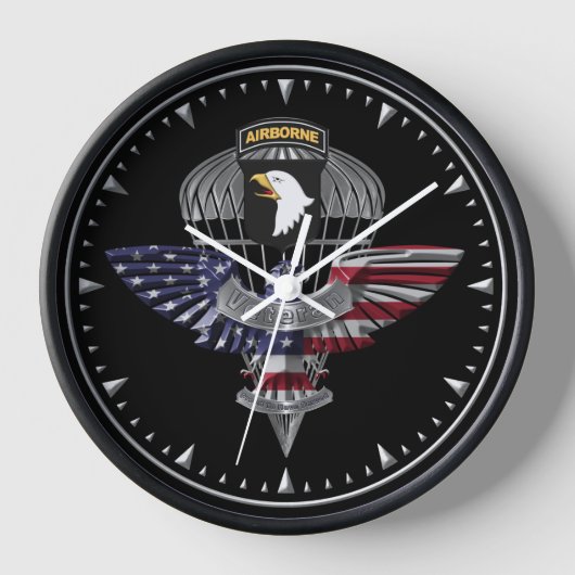 第101空挺師団のベテラン 壁時計 (正面)