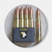 第101空挺師団の退役軍人が戦闘磁石を保護 マグネット (正面)