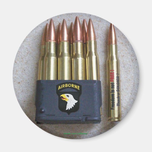 第101空挺師団の退役軍人が戦闘磁石を保護 マグネット (正面)