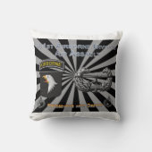 第101空挺師団ギフト装飾用クッション クッション (正面)