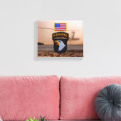 第101空挺砦キャンベル退役軍人車 キャンバスプリント (インサイチュ (リビング))