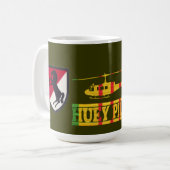 第11機甲騎兵聯隊。 UH-1 Hueyの試験マグ コーヒーマグカップ (正面左)