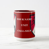 第11 ACR "Blackhorse"パッチのマグ ツートーンマグカップ (中央)