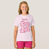 第12誕生日のピンクのシマウマの名前をカスタムするV025D Tシャツ (正面フル)