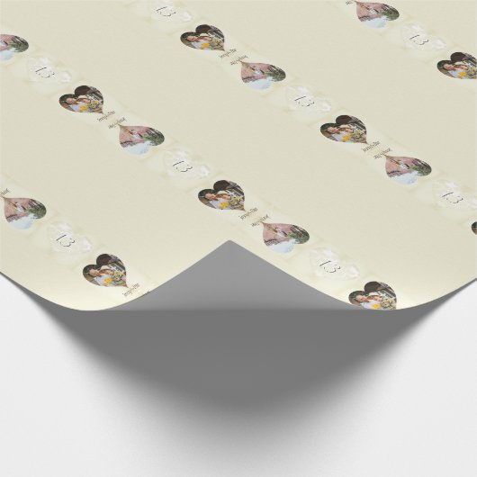 第13レースに似た2枚の写真ハート枠 ラッピングペーパー (角)