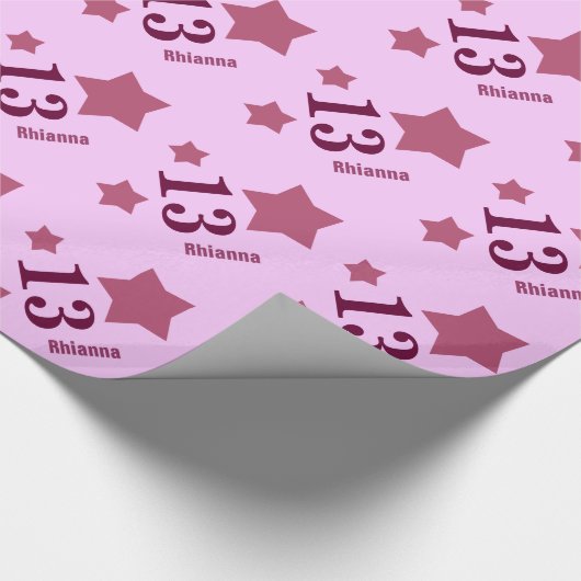 第13 10代のな誕生日は名前をカスタムするV19のピンクを主演します ラッピングペーパー (角)