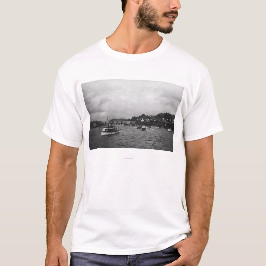 第15年次レガッタの船の眺め Tシャツ (正面)