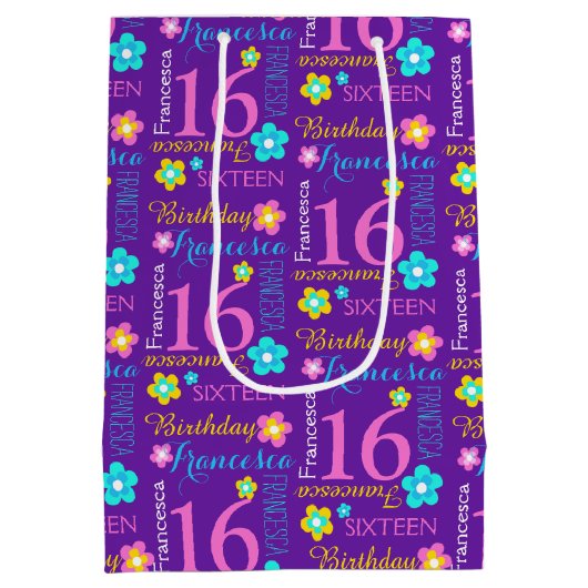 第16誕生日紫ピンクイエローアクア名前をカスタムする ミディアムペーパーバッグ (裏面)