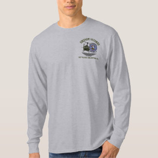 第162 AHC、翼とUH-1ヘリコプター搭載 Tシャツ